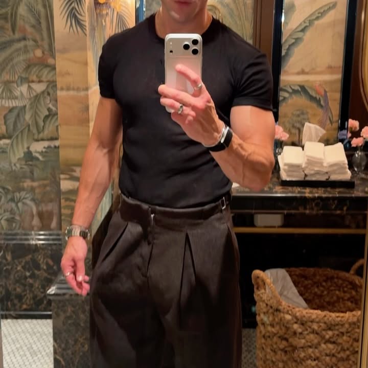 Turns out @Reddit knows NYC date night better than I do 🤝 #RedditPartner